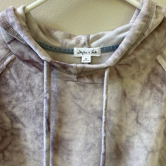 Skylar & Jade Long Sleeve Velvety Pullover Hooded Tie-Die Sweatshirt Sz M - Picture 4 of 13